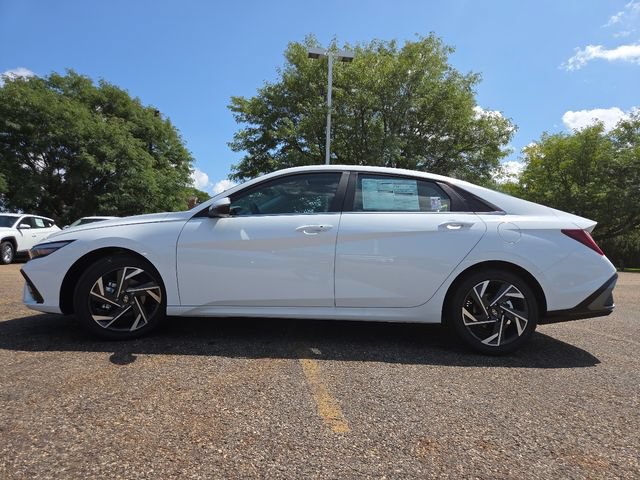 New 2026 Hyundai Elantra Limited FWD image 16