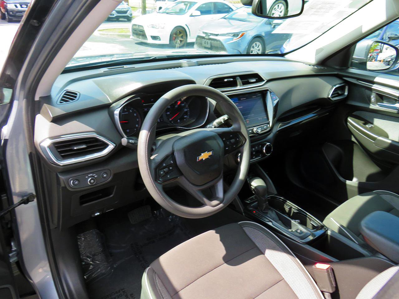 Used 2021 Chevrolet TrailBlazer LT w/ Convenience Package image 12