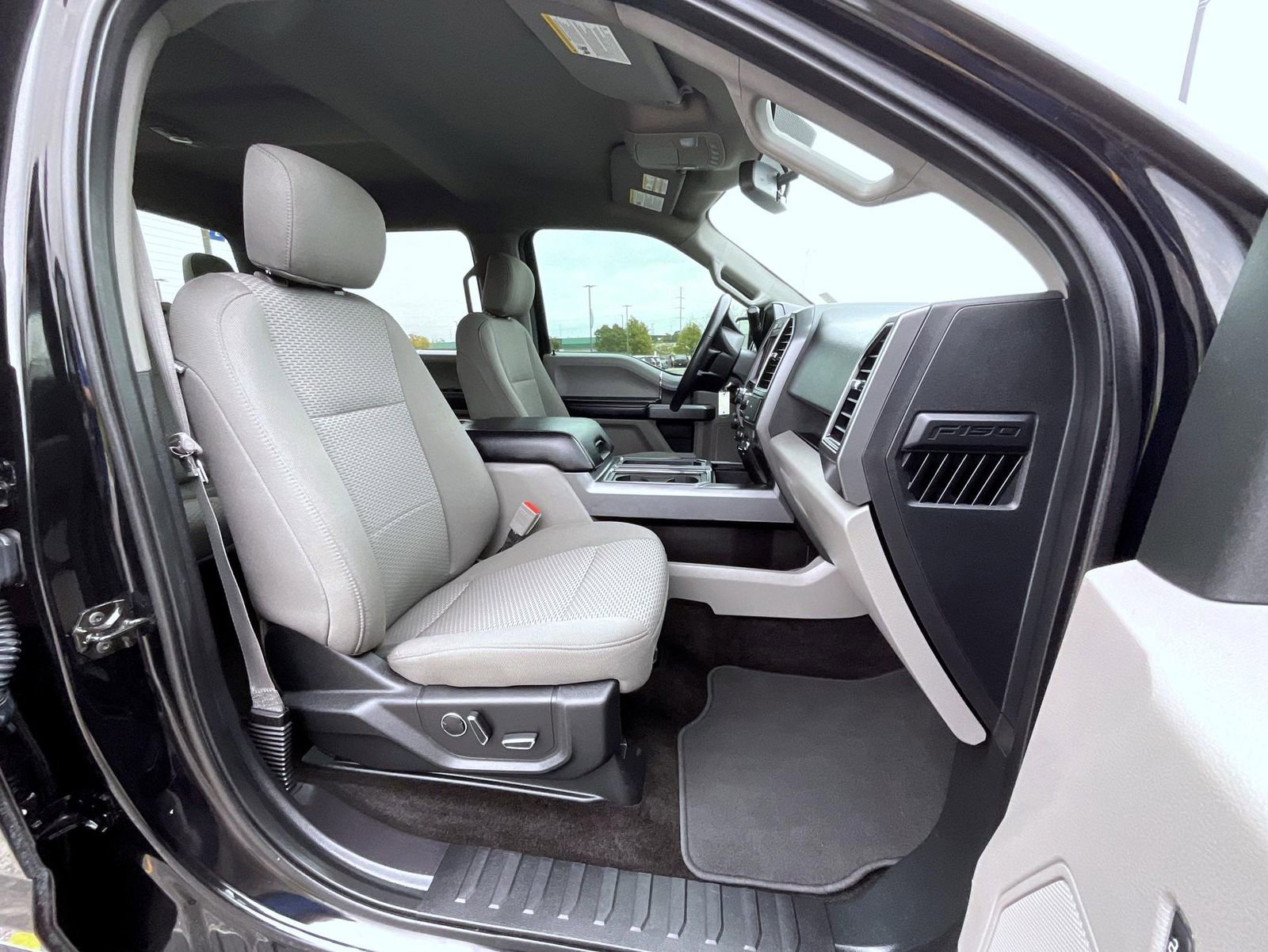 Used 2018 Ford F150 XLT w/ Equipment Group 302A Luxury image 15