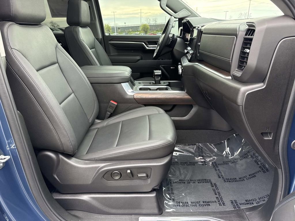 Used 2024 GMC Sierra 1500 SLT w/ SLT Premium Package AWD/4WD image 19
