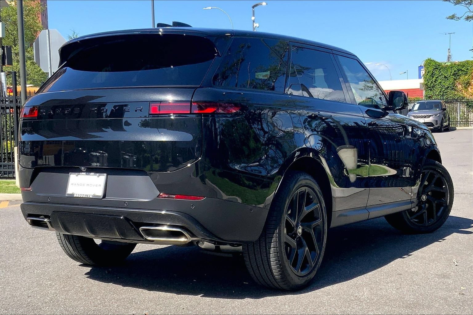 Certified 2025 Land Rover Range Rover Sport SE AWD/4WD image 12