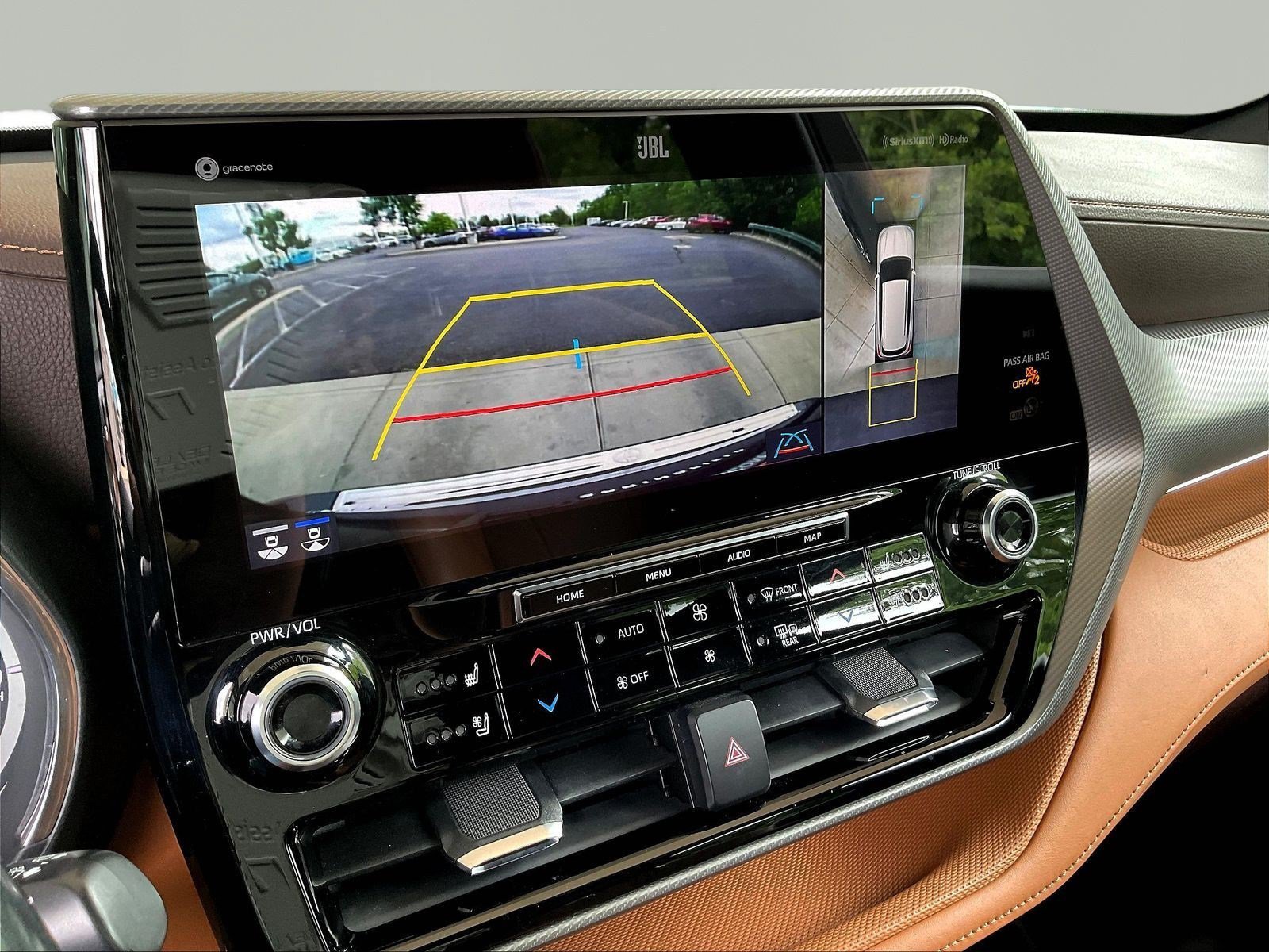Used 2021 Toyota Highlander Platinum FWD image 14