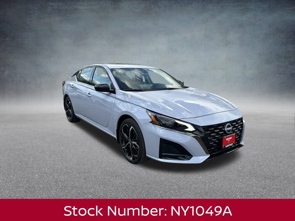 New 2025 Nissan Altima 2.5 SR image 9