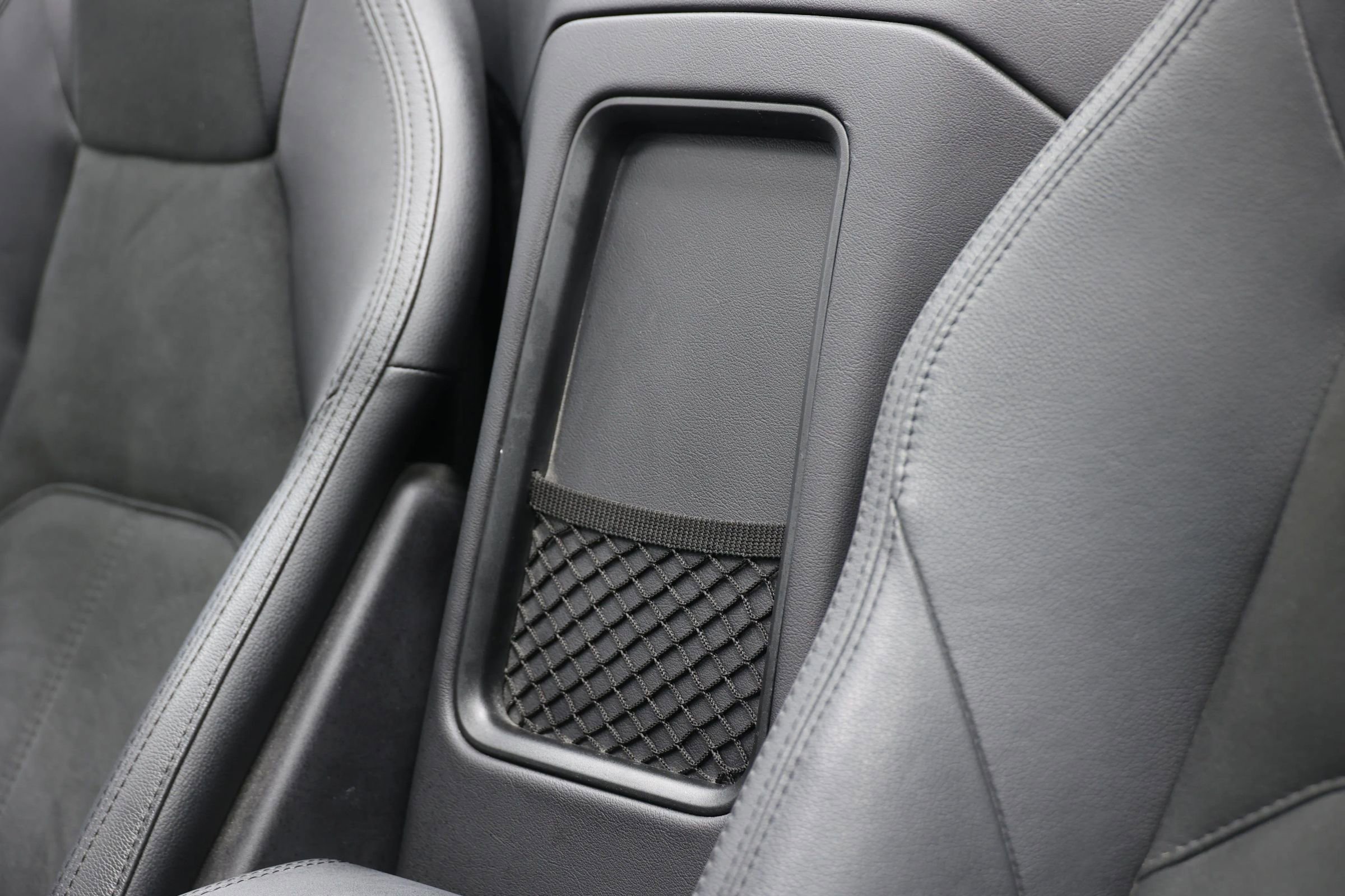 Used 2020 Jaguar F-TYPE Convertible image 18