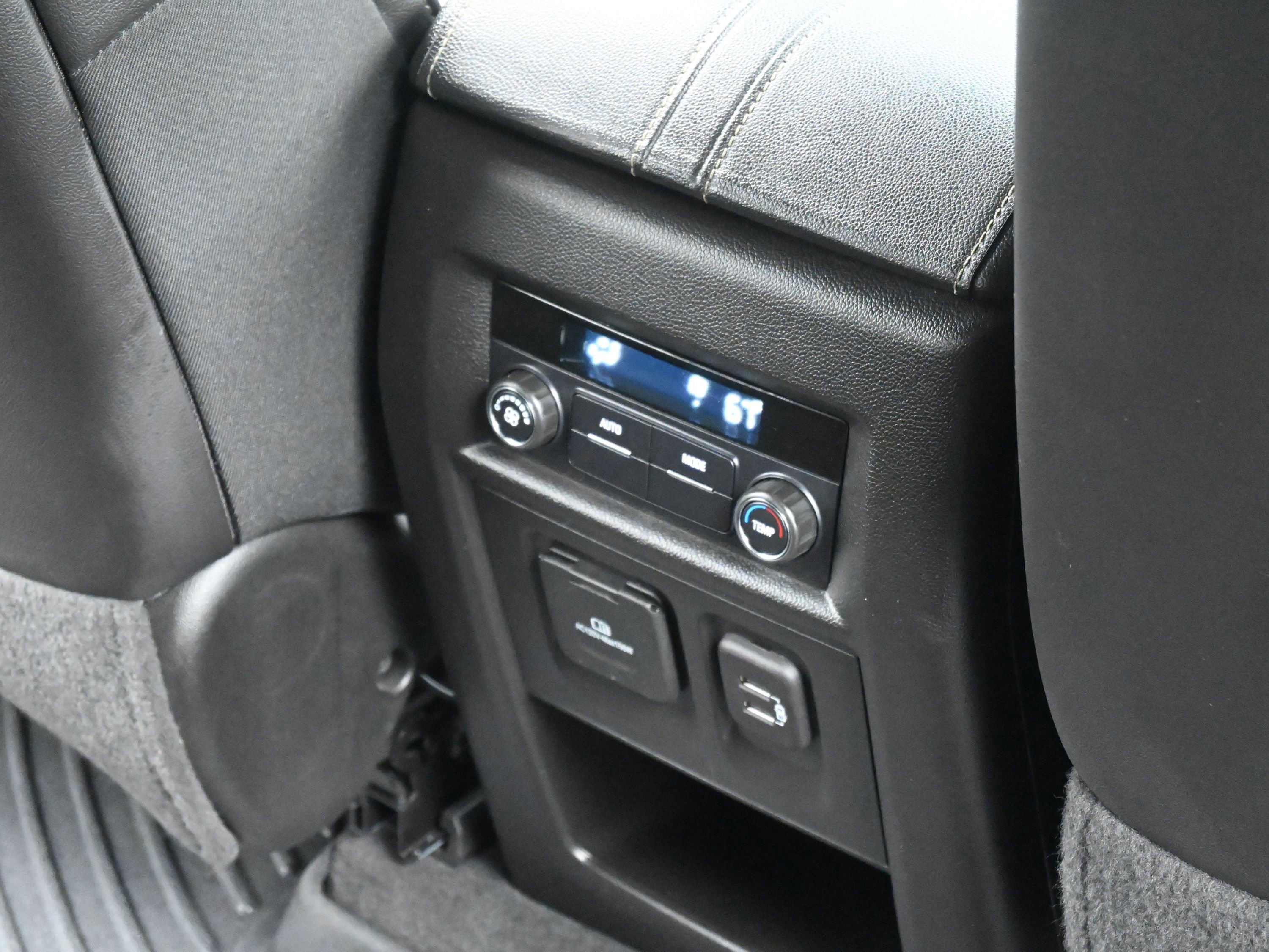 Used 2023 Chevrolet Traverse LT w/ LT Premium Package image 30