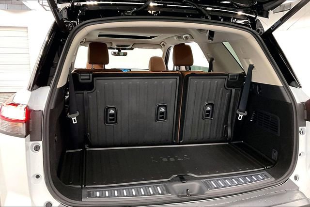 New 2026 Nissan Pathfinder Platinum image 42