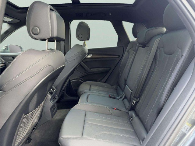 Certified 2025 Audi Q5 e Premium Plus w/ Premium Plus Package AWD/4WD image 22