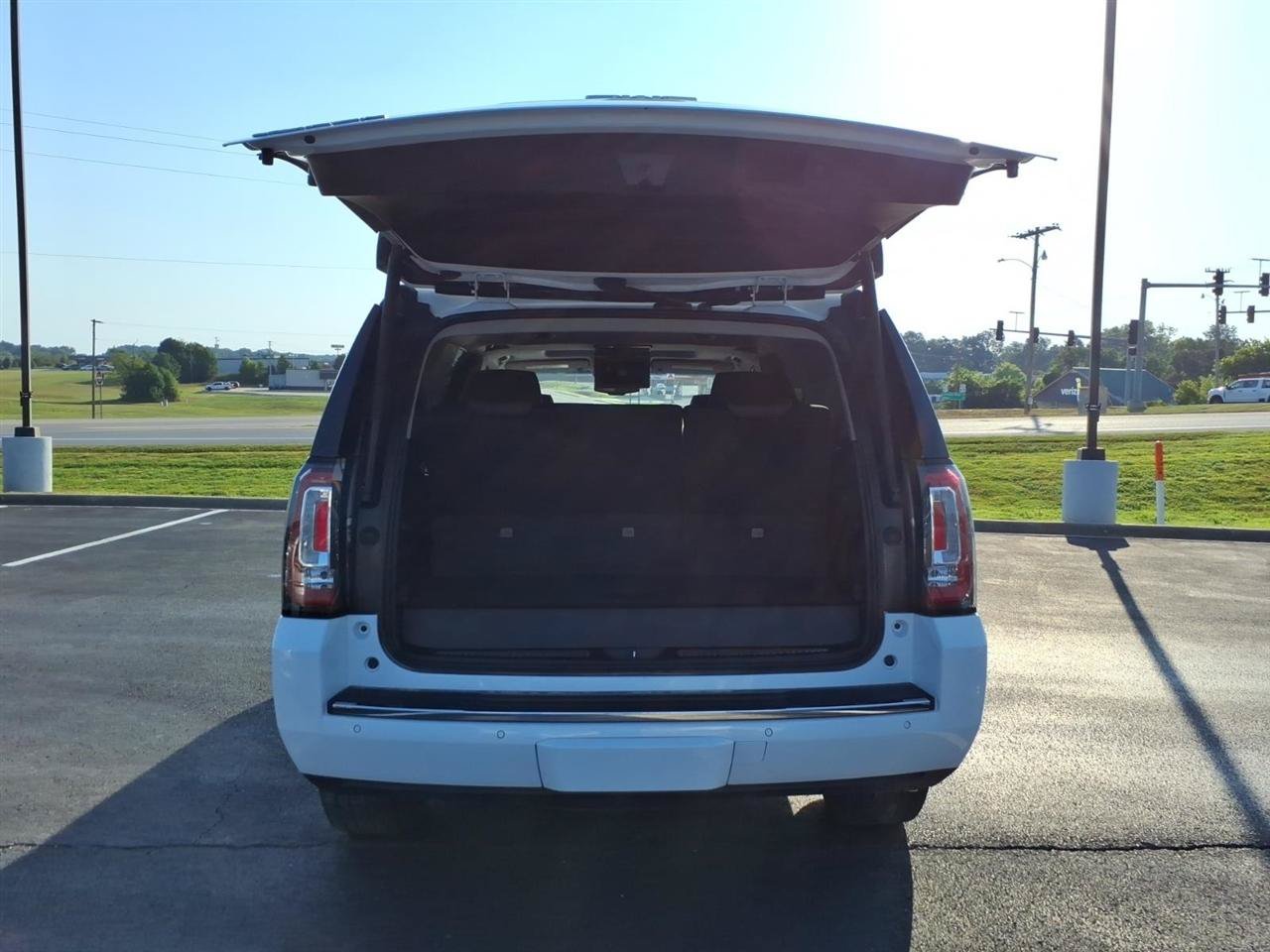 Used 2019 GMC Yukon Denali w/ Denali Ultimate Package AWD/4WD image 5