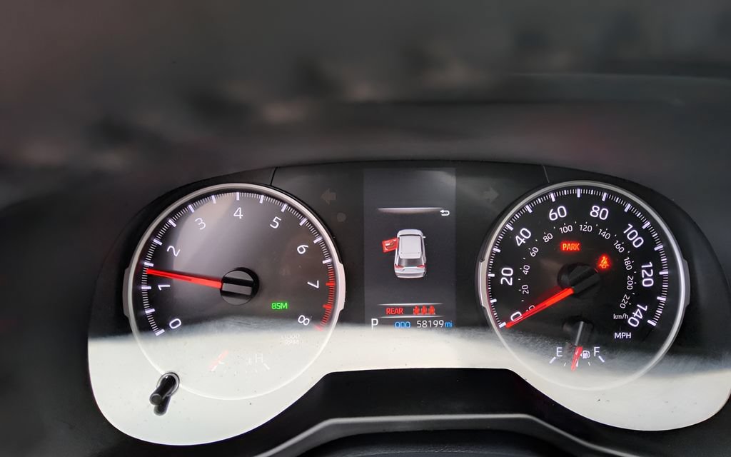 Used 2019 Toyota RAV4 XLE Premium w/ Cold Weather Package AWD/4WD image 16