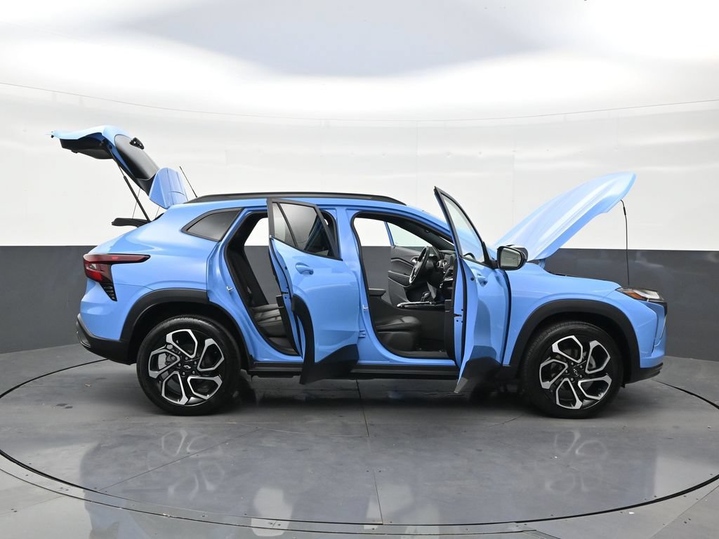 Used 2024 Chevrolet Trax RS FWD image 29