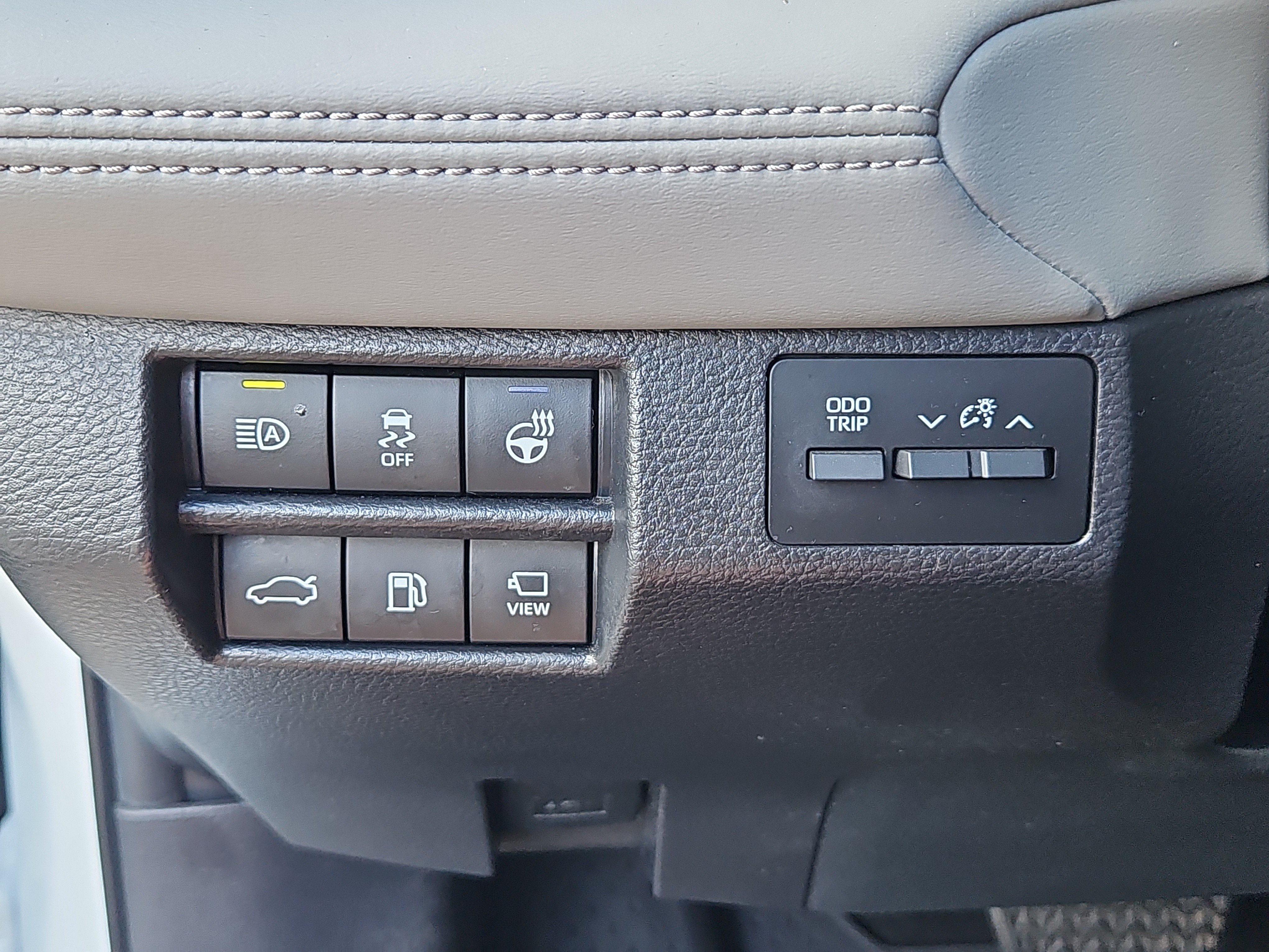 Used 2020 Toyota Avalon Limited w/ Advanced Safety Package FWD image 11