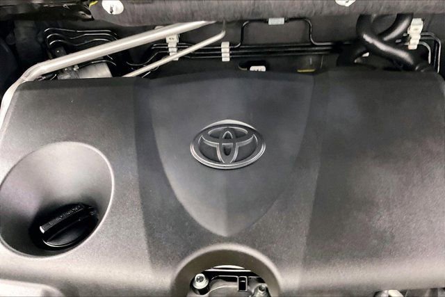 Used 2019 Toyota RAV4 XLE Premium w/ Cold Weather Package FWD image 33