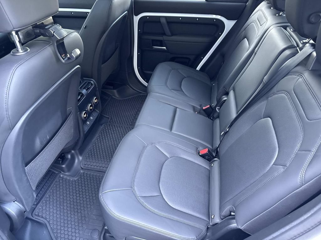 Certified 2025 Land Rover Defender 110 X-Dynamic SE AWD/4WD image 14
