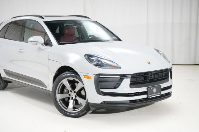Used 2023 Porsche Macan image 13