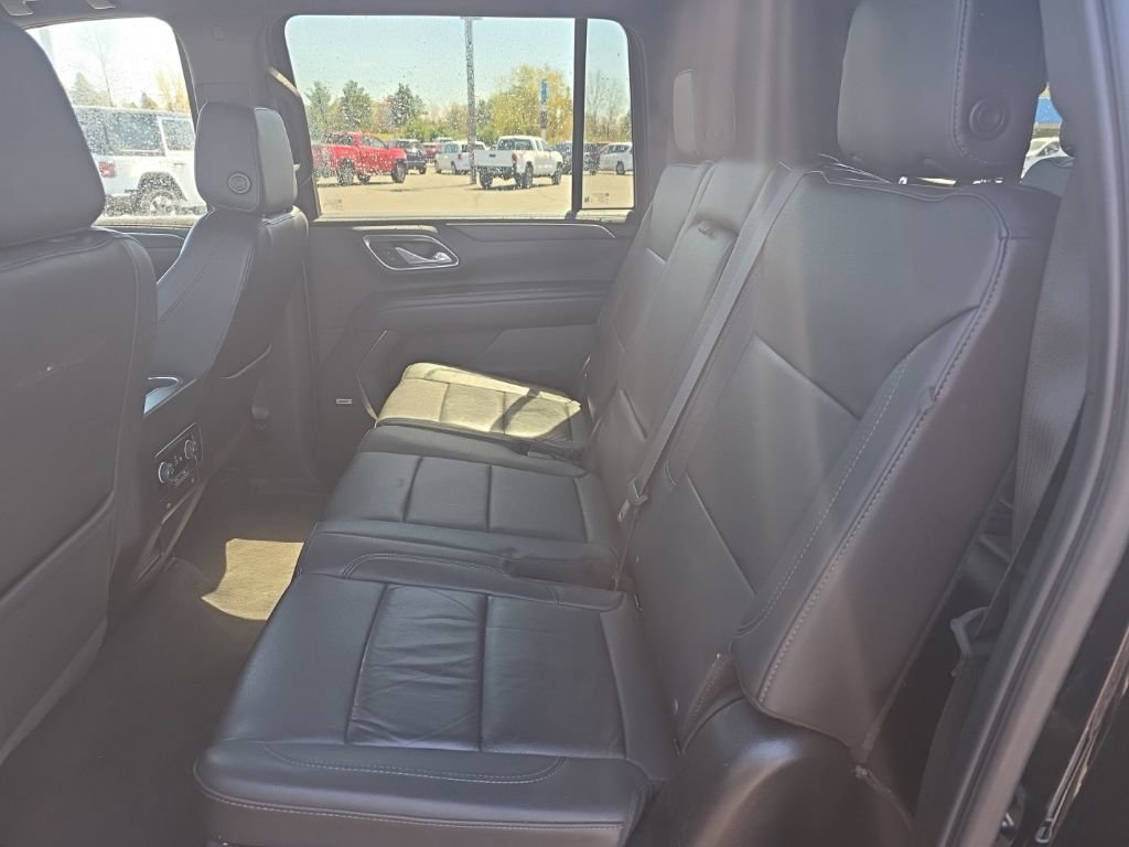 Used 2024 Chevrolet Suburban LT AWD/4WD image 7