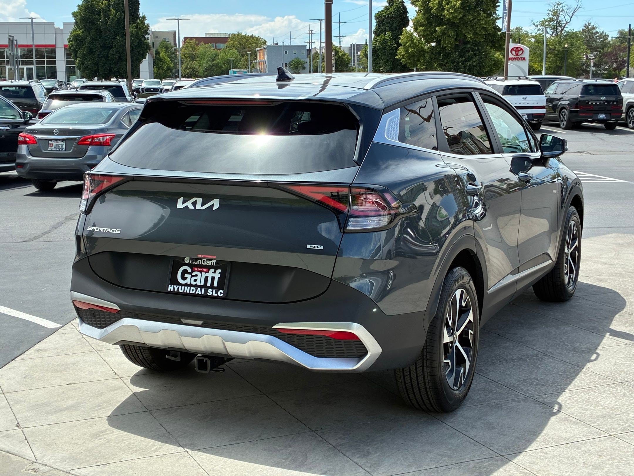 Used 2025 Kia Sportage EX AWD/4WD image 3