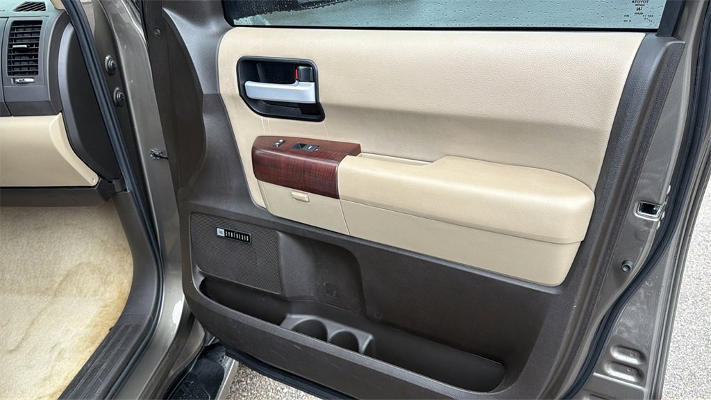 Used 2011 Toyota Sequoia Platinum image 48