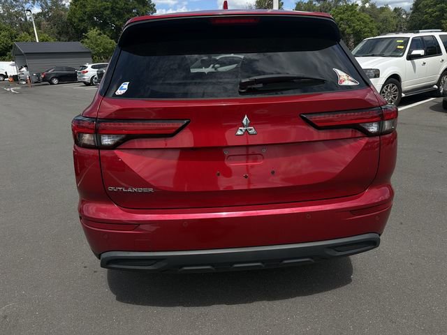 Used 2023 Mitsubishi Outlander ES FWD image 11