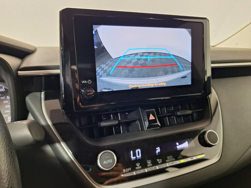 Used 2025 Toyota Corolla LE FWD image 19