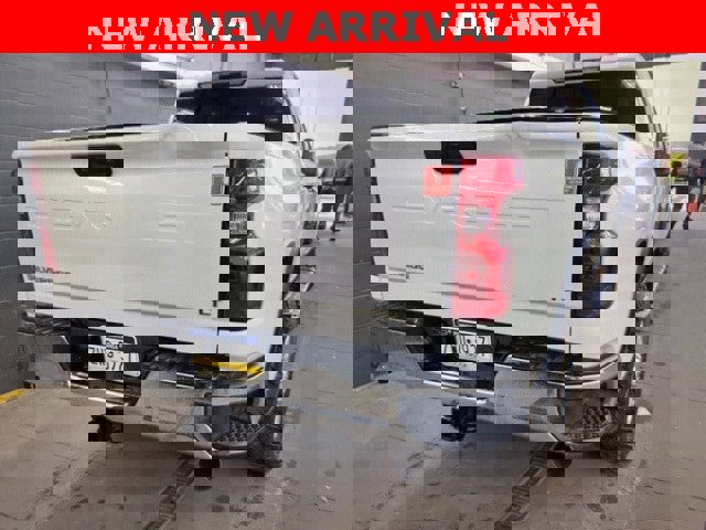 Used 2023 Chevrolet Silverado 2500 LT w/ Convenience Package image 4