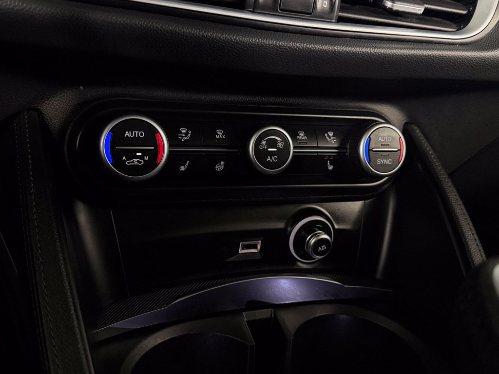 Used 2023 Alfa Romeo Stelvio Veloce AWD/4WD image 22