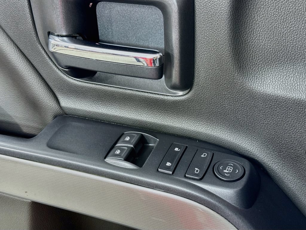 Used 2018 Chevrolet Silverado 1500 LT w/ LT Convenience Package AWD/4WD image 14