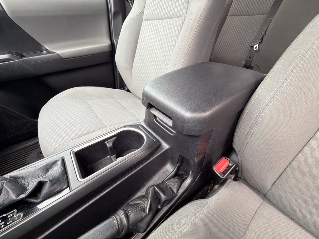 Used 2021 Toyota Tacoma SR AWD/4WD image 20