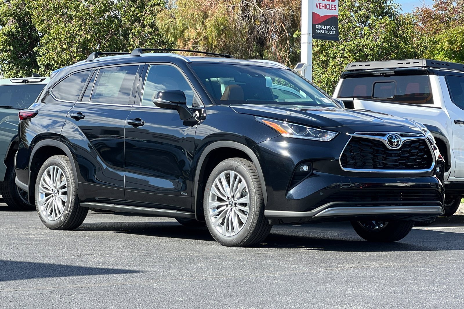 New 2025 Toyota Highlander Platinum image 10