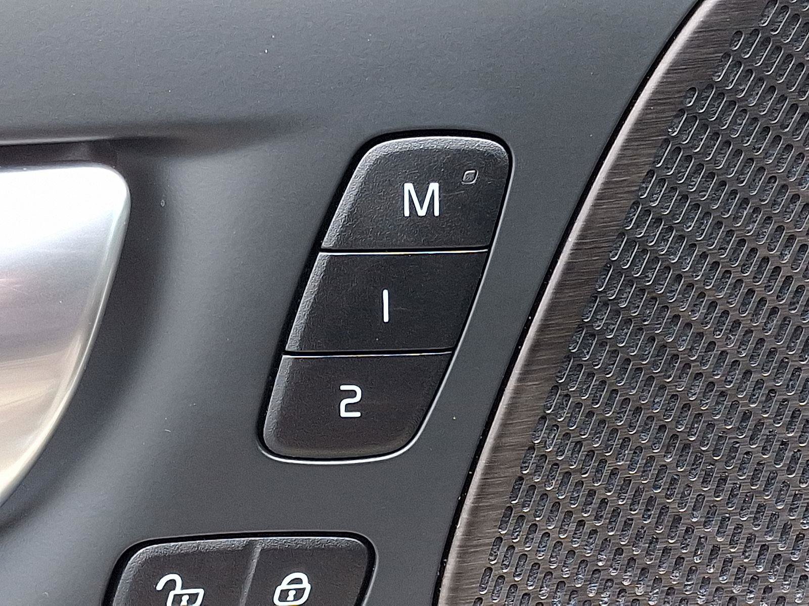 Certified 2024 Volvo V60 B5 Cross Country Plus w/ Protection Package Premier image 26