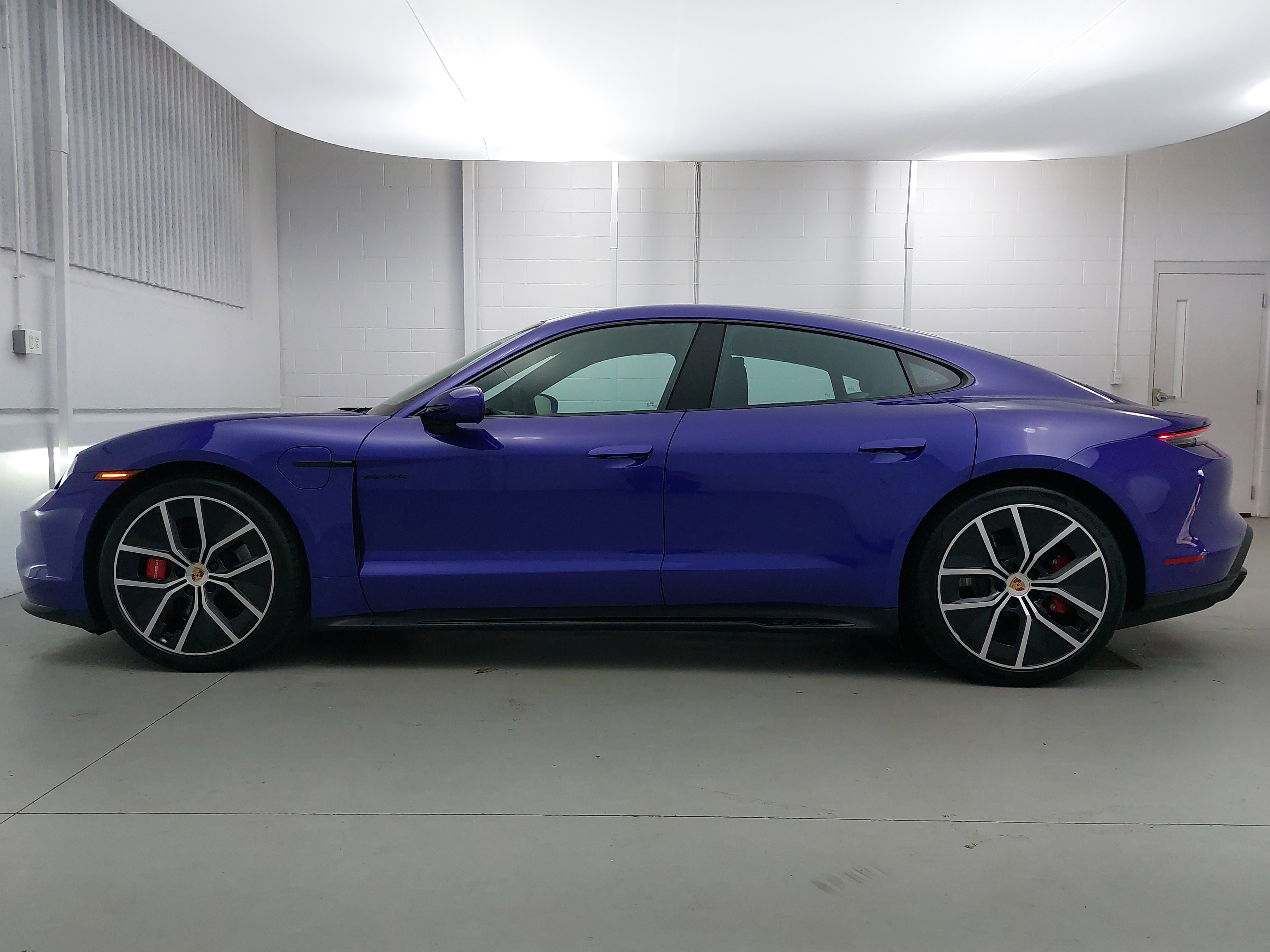 New 2025 Porsche Taycan GTS image 2