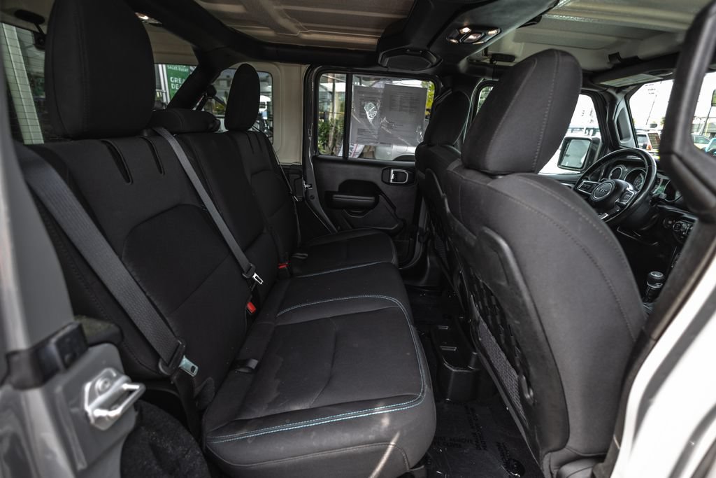 Used 2023 Jeep Wrangler Unlimited Rubicon 4xe w/ Cold Weather Group AWD/4WD image 31