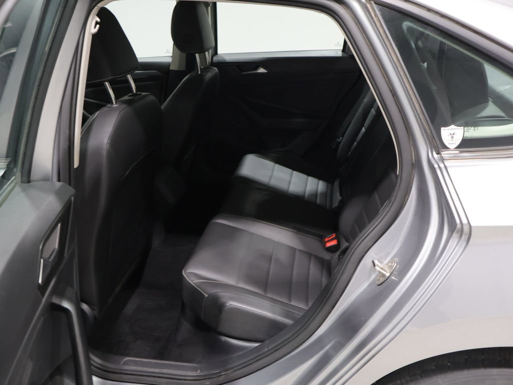 Used 2024 Volkswagen Jetta SE FWD image 18