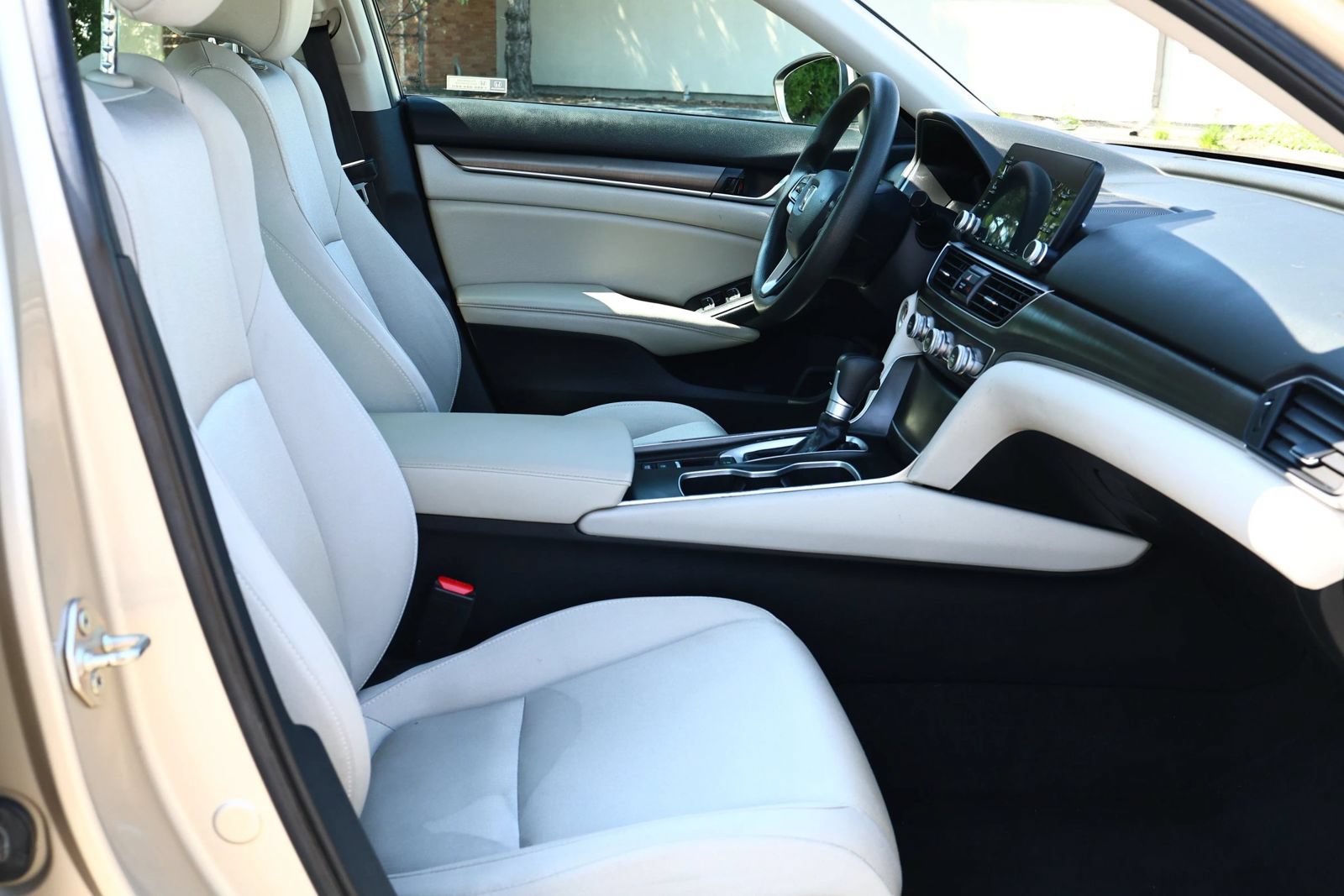 Used 2019 Honda Accord LX image 28