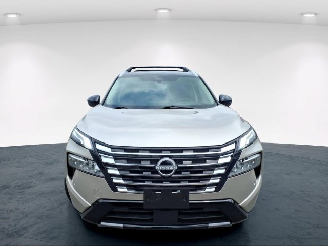 Used 2025 Nissan Rogue Platinum w/ Platinum Premium Package AWD/4WD image 4