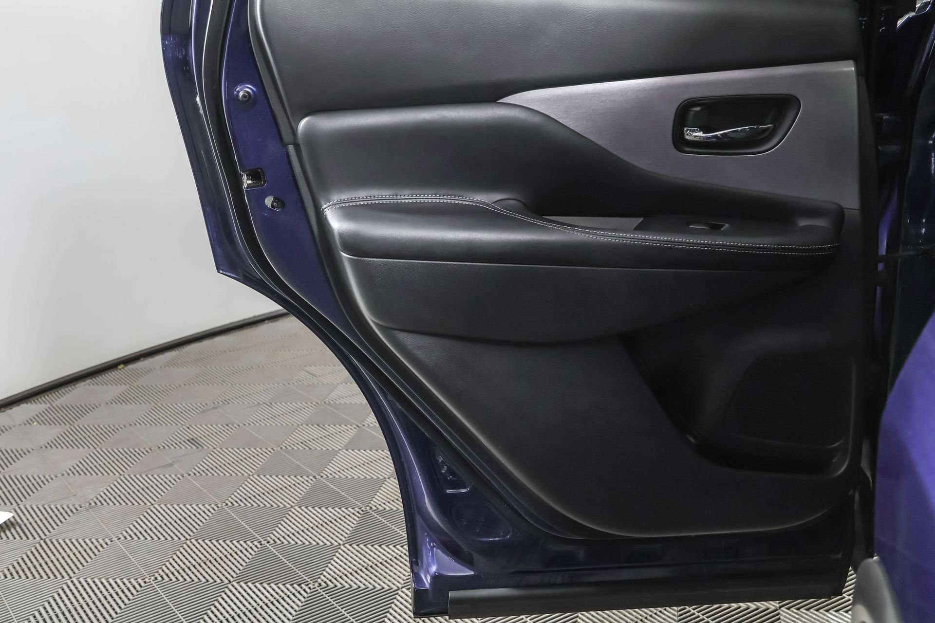 Used 2019 Nissan Murano S image 38