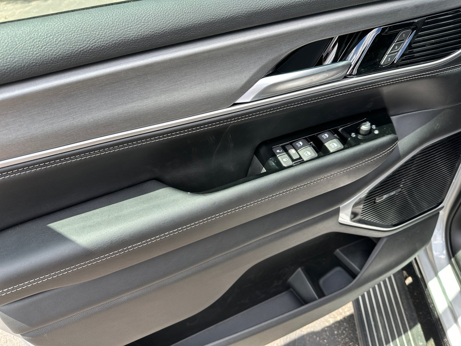 New 2026 Jeep Grand Wagoneer L Limited AWD/4WD image 20