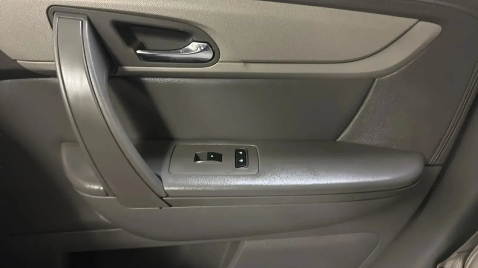 Used 2015 Chevrolet Traverse LT FWD image 17