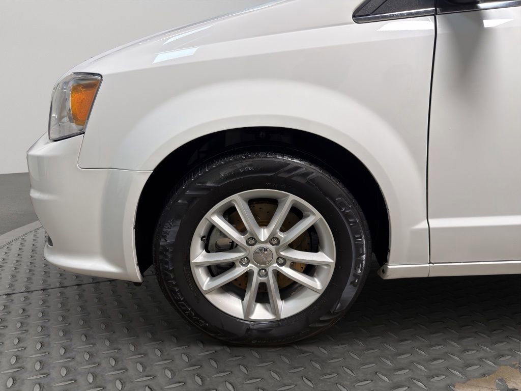 Used 2020 Dodge Grand Caravan SXT FWD image 24