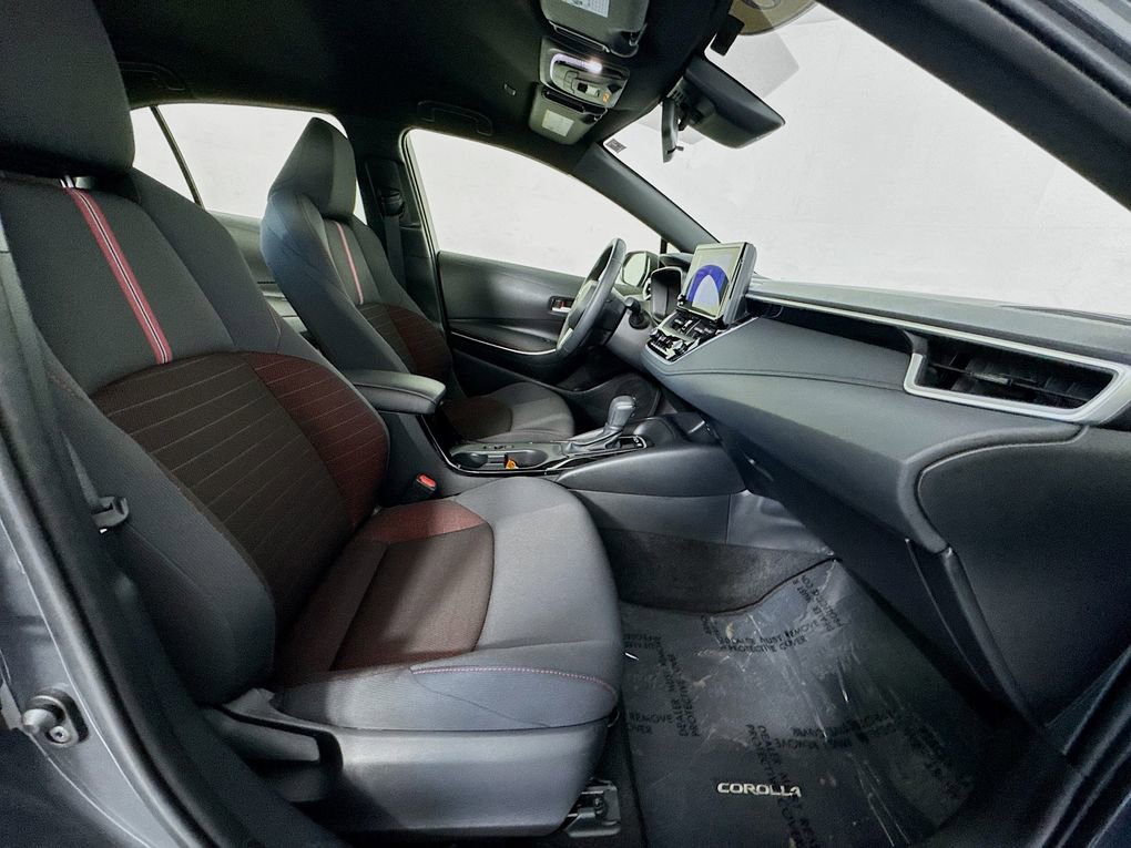 Used 2025 Toyota Corolla SE image 32