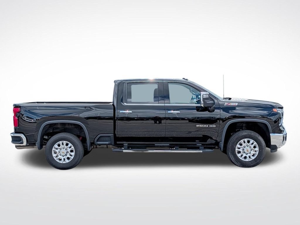 Used 2024 Chevrolet Silverado 2500 LTZ w/ LTZ Plus Package AWD/4WD image 2