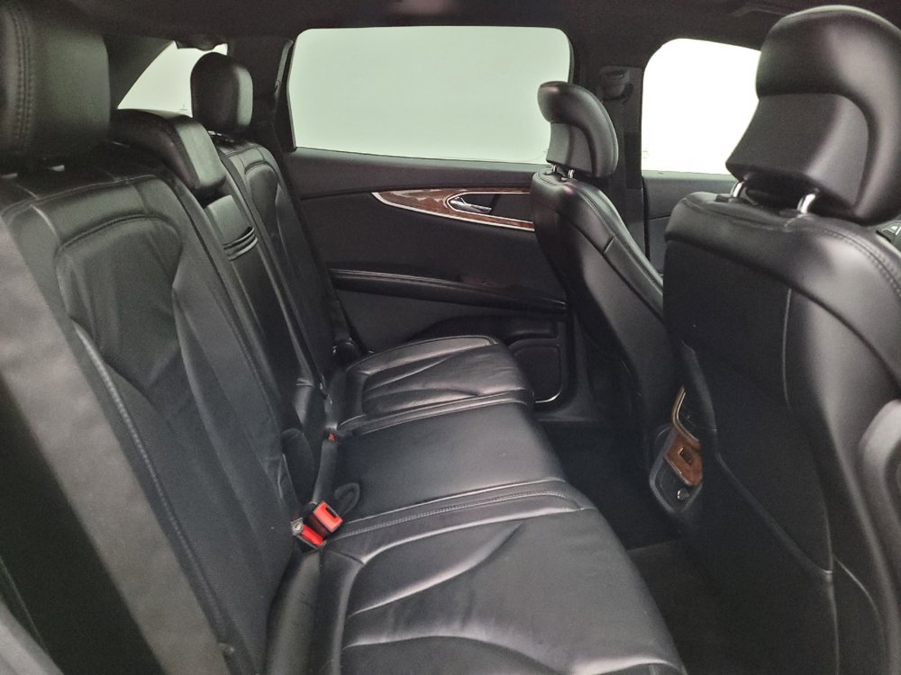 Used 2017 Lincoln MKX Reserve FWD image 19
