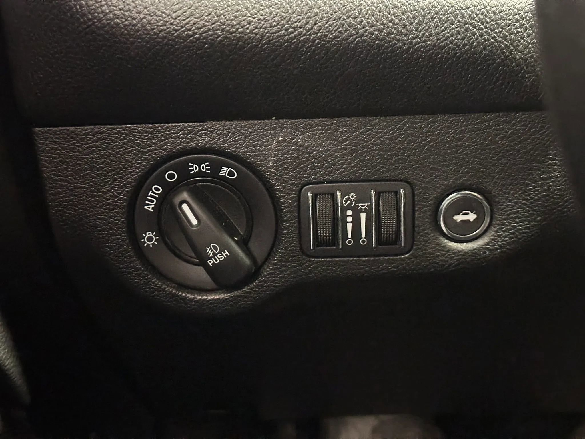 Used 2019 Dodge Challenger GT w/ Driver Convenience Group RWD image 25
