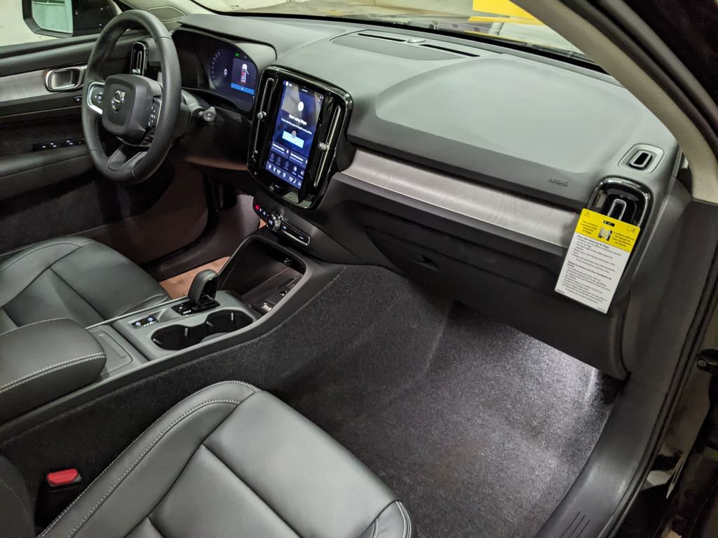 New 2026 Volvo XC40 B5 Core w/ Climate Package AWD/4WD image 21