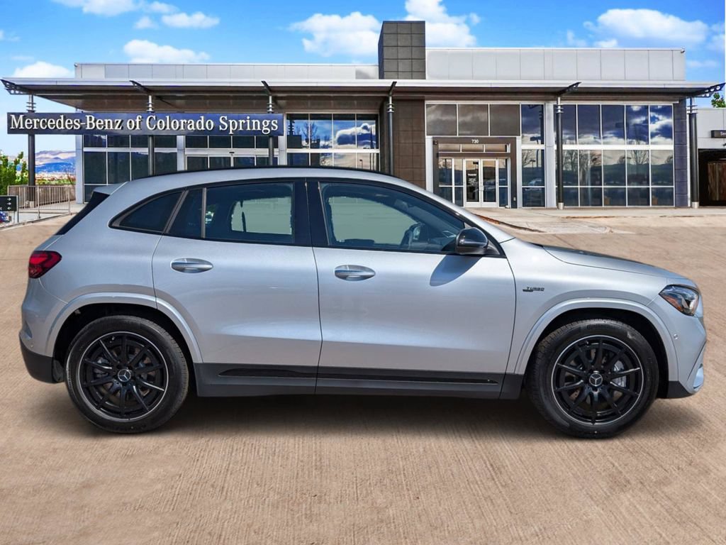 New 2026 Mercedes-Benz GLA 35 AMG 4MATIC image 4