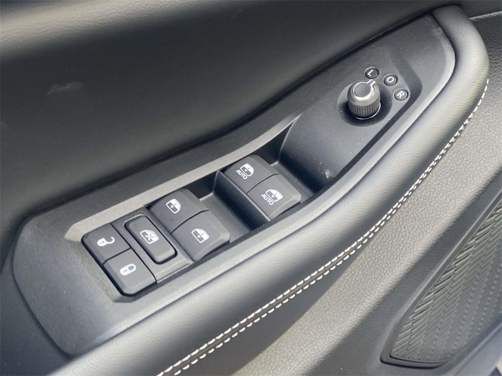 New 2025 Jeep Grand Cherokee L Limited image 15