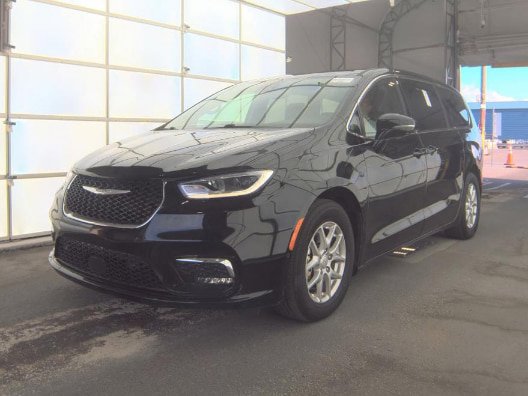Used 2025 Chrysler Pacifica Select FWD image 2