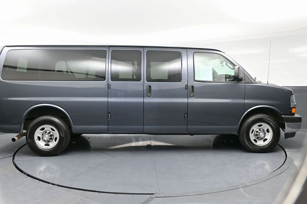 Used 2017 Chevrolet Express 3500 LT w/ LT Preferred Equipment Group image 7