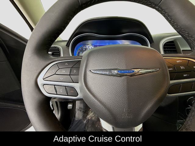 Used 2023 Chrysler 300 Touring L w/ Popular Equipment Group image 8