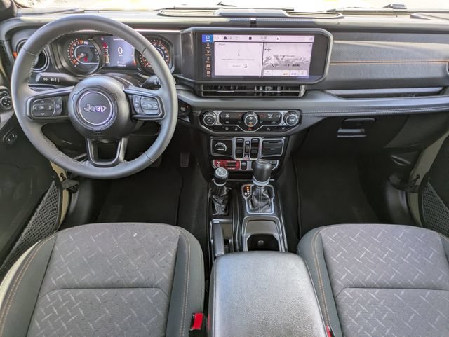 Used 2026 Jeep Gladiator Mojave AWD/4WD image 11