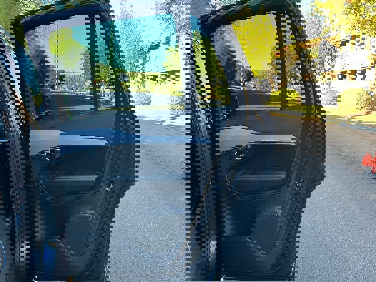 Used 2018 Volvo XC90 T5 Momentum w/ Convenience Package image 39